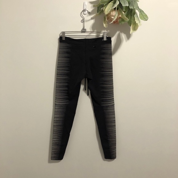 NIKE | Printed Reflective Running Tights - Picture 16 of 16